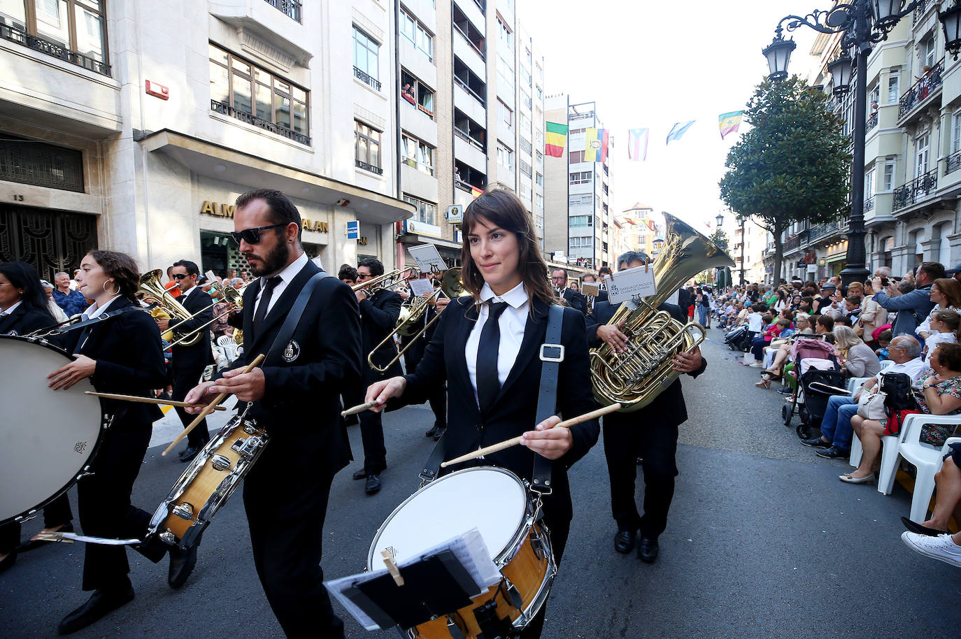 Fotos: Todas las imágenes del desfile del Día de América en Oviedo