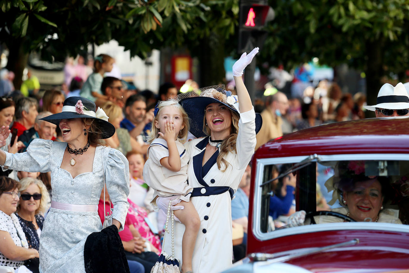 Fotos: Todas las imágenes del desfile del Día de América en Oviedo