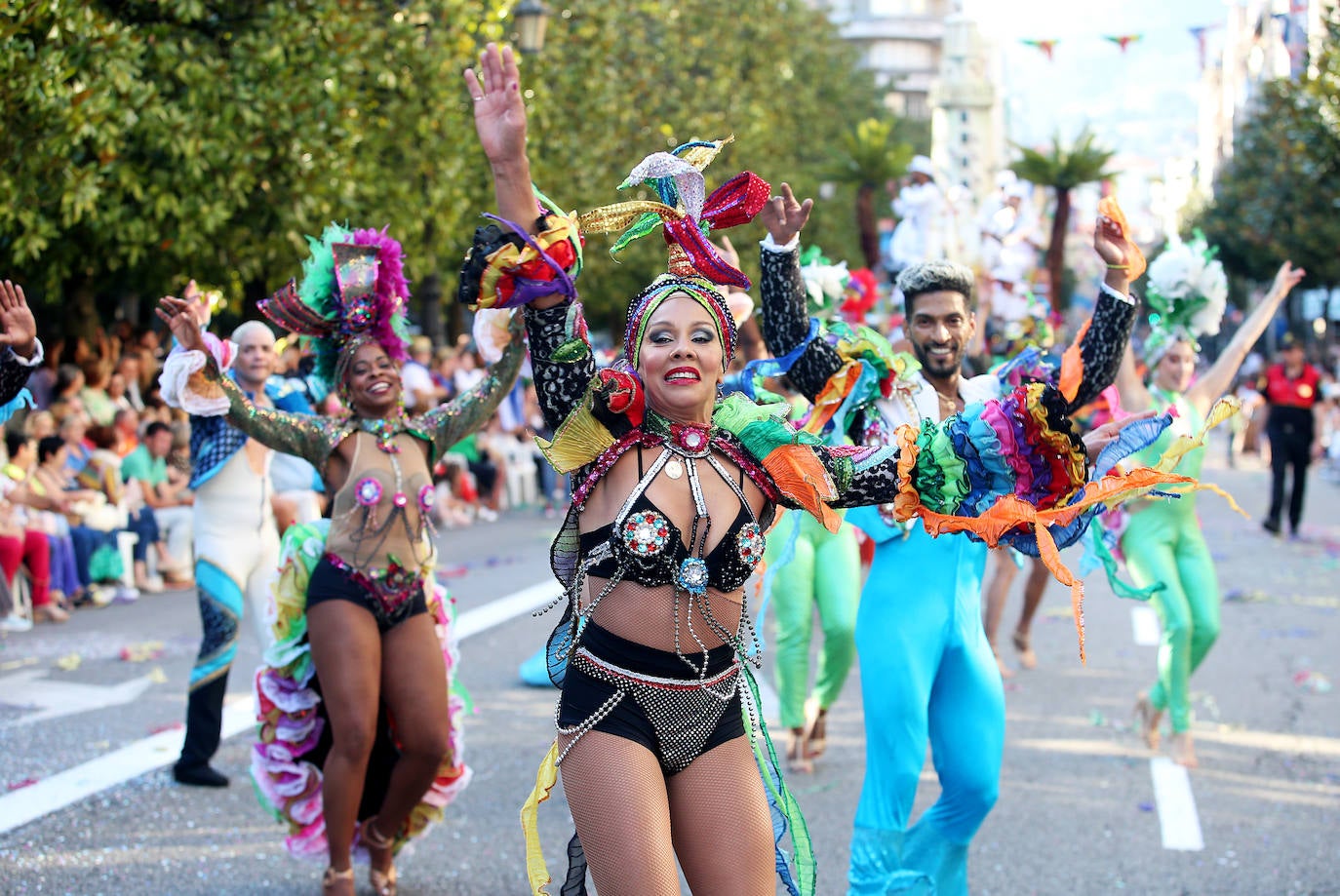 Fotos: Todas las imágenes del desfile del Día de América en Oviedo