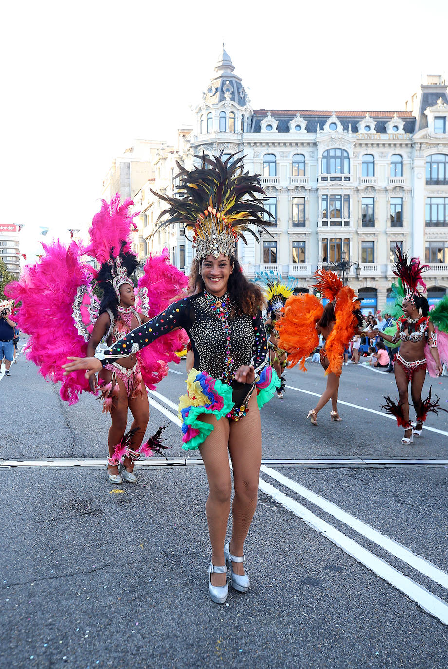 Fotos: Todas las imágenes del desfile del Día de América en Oviedo