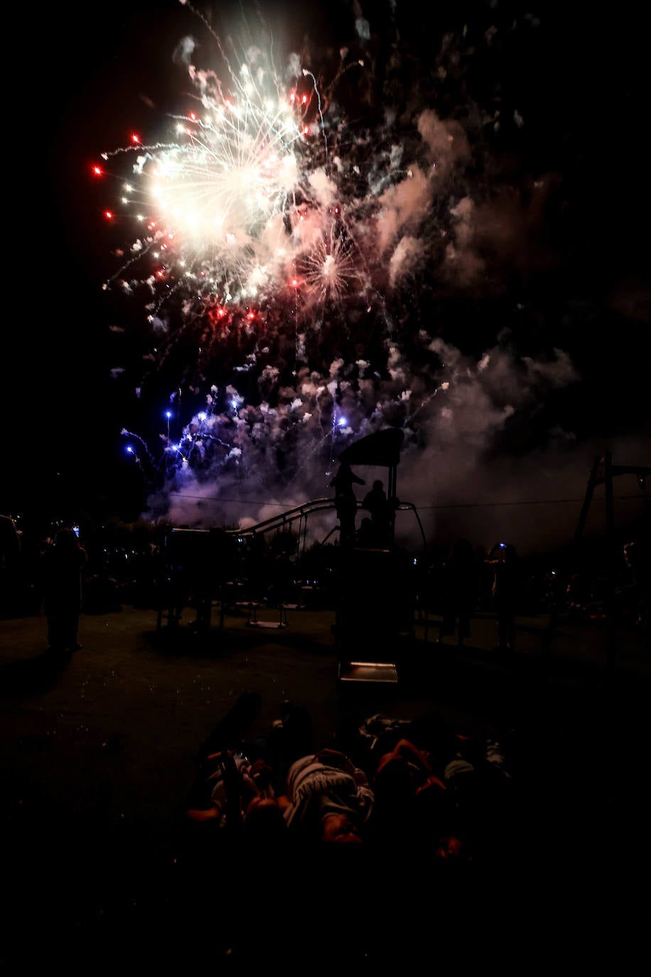 Fotos: Fuegos para una multitud en San Mateo