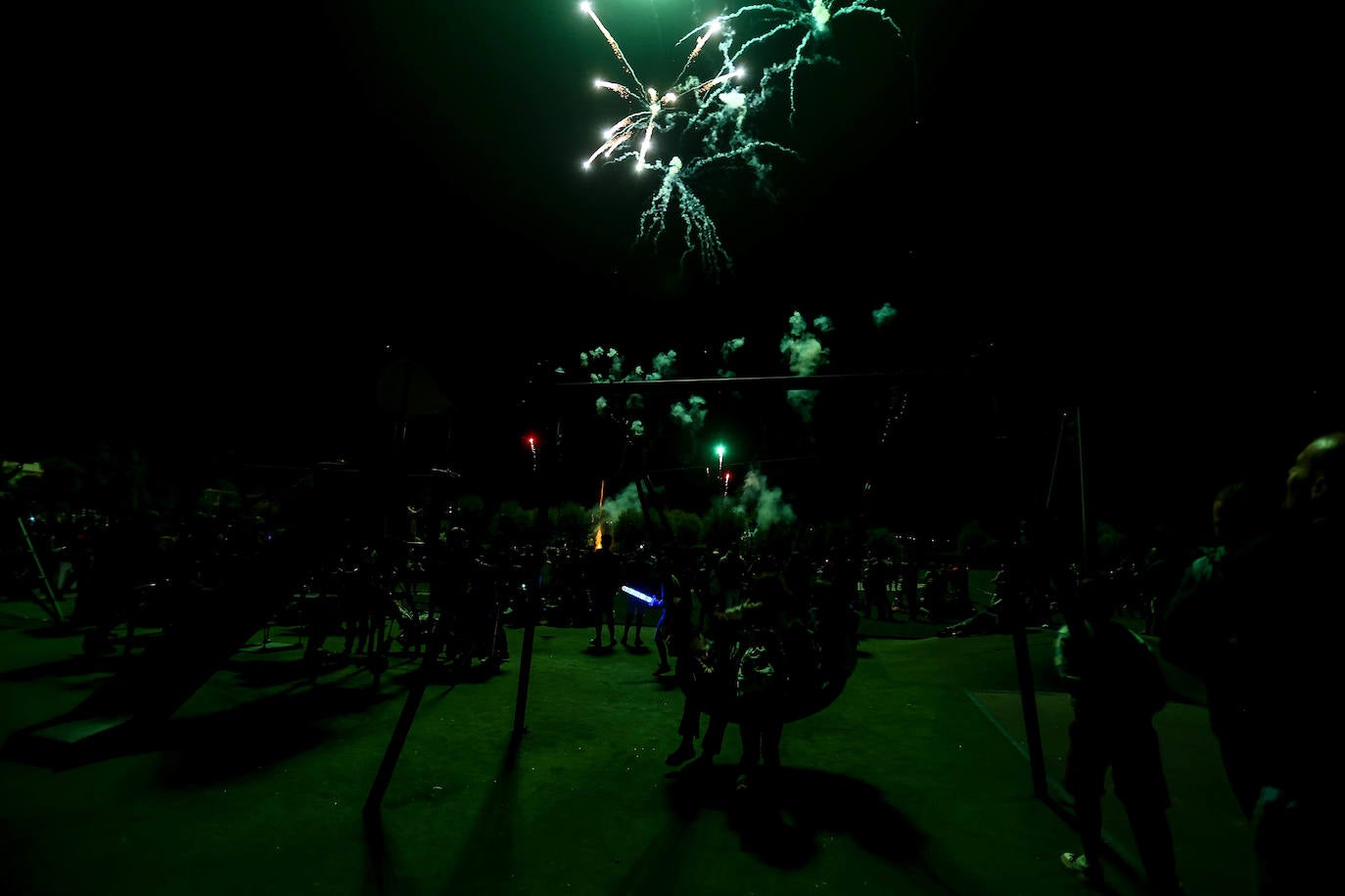 Fotos: Fuegos para una multitud en San Mateo