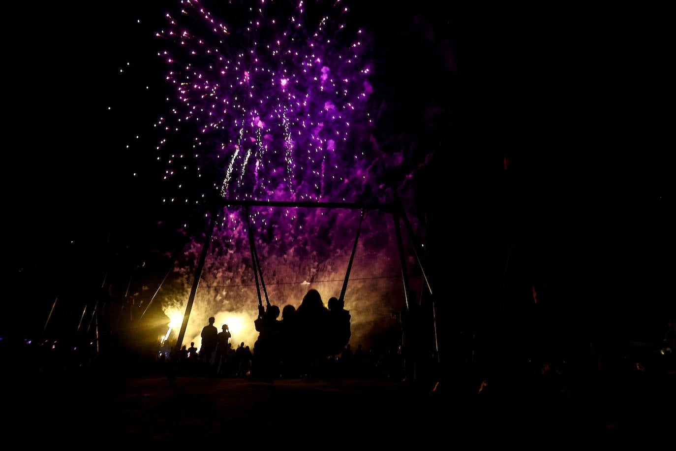 Fotos: Fuegos para una multitud en San Mateo