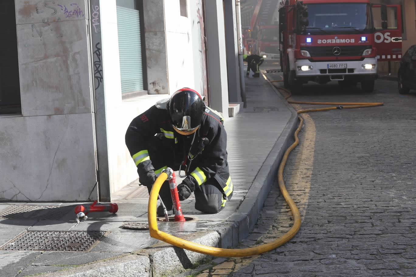 Fotos: Espectacular incendio en Cimadevilla