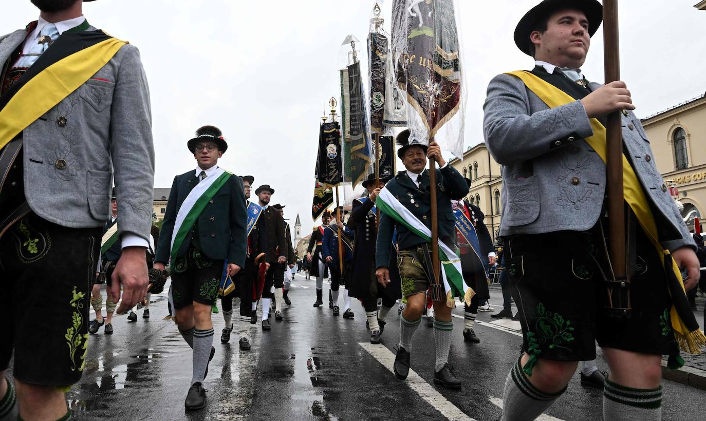 Fotos: Tradición alemana a golpe de cerveza