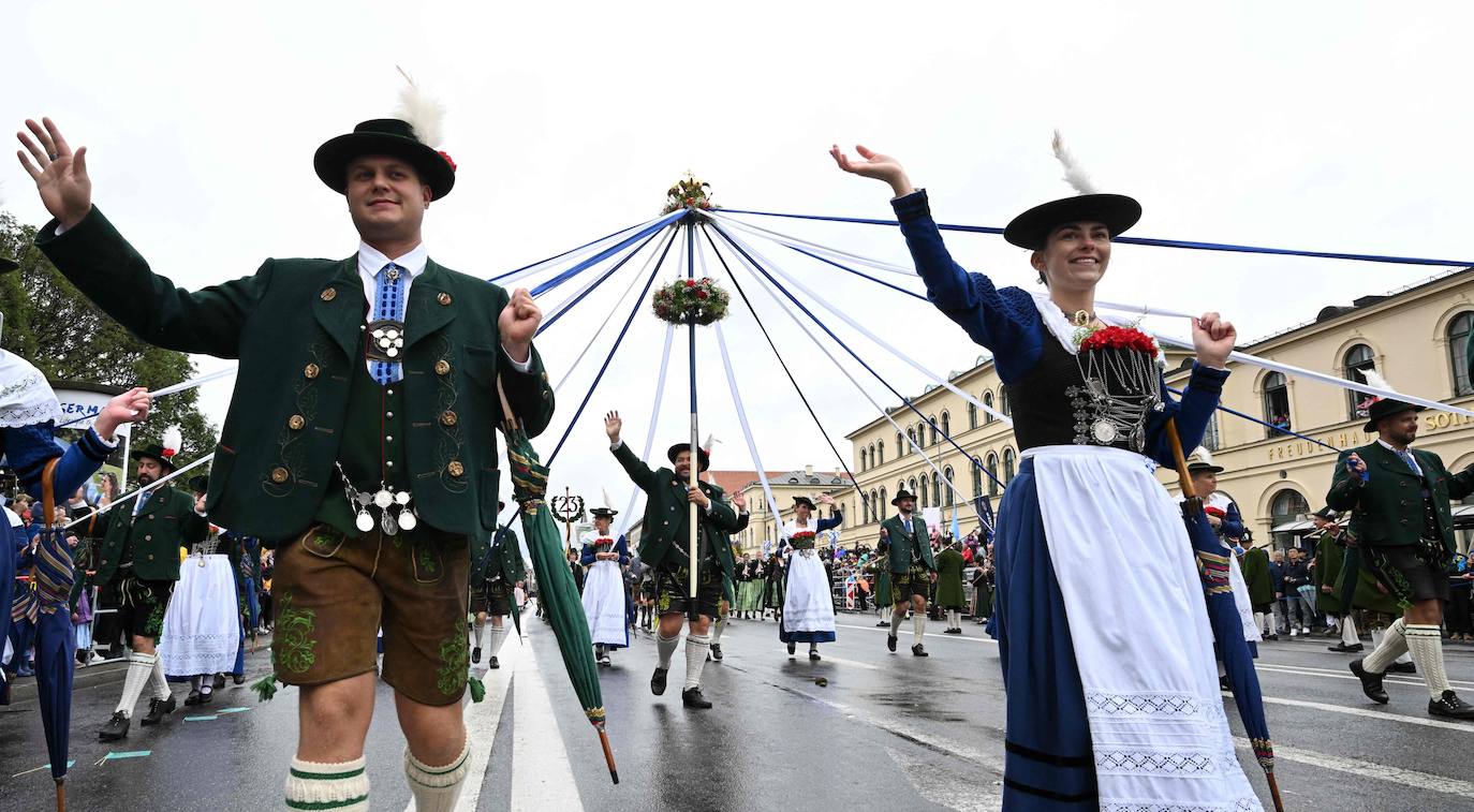 Fotos: Tradición alemana a golpe de cerveza