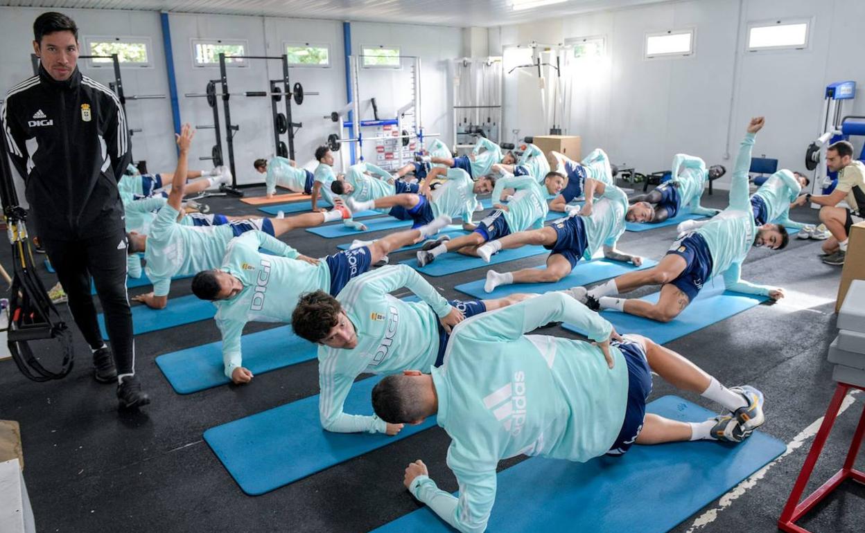 Jugadores del Real Oviedo durante su entrenamiento.