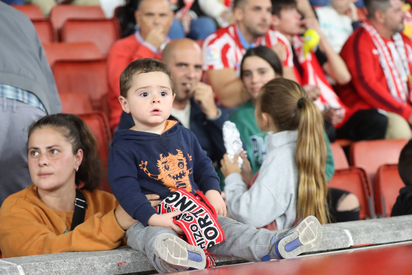 Fotos: ¿Estuviste en el Sporting - Ibiza? ¡Búscate!
