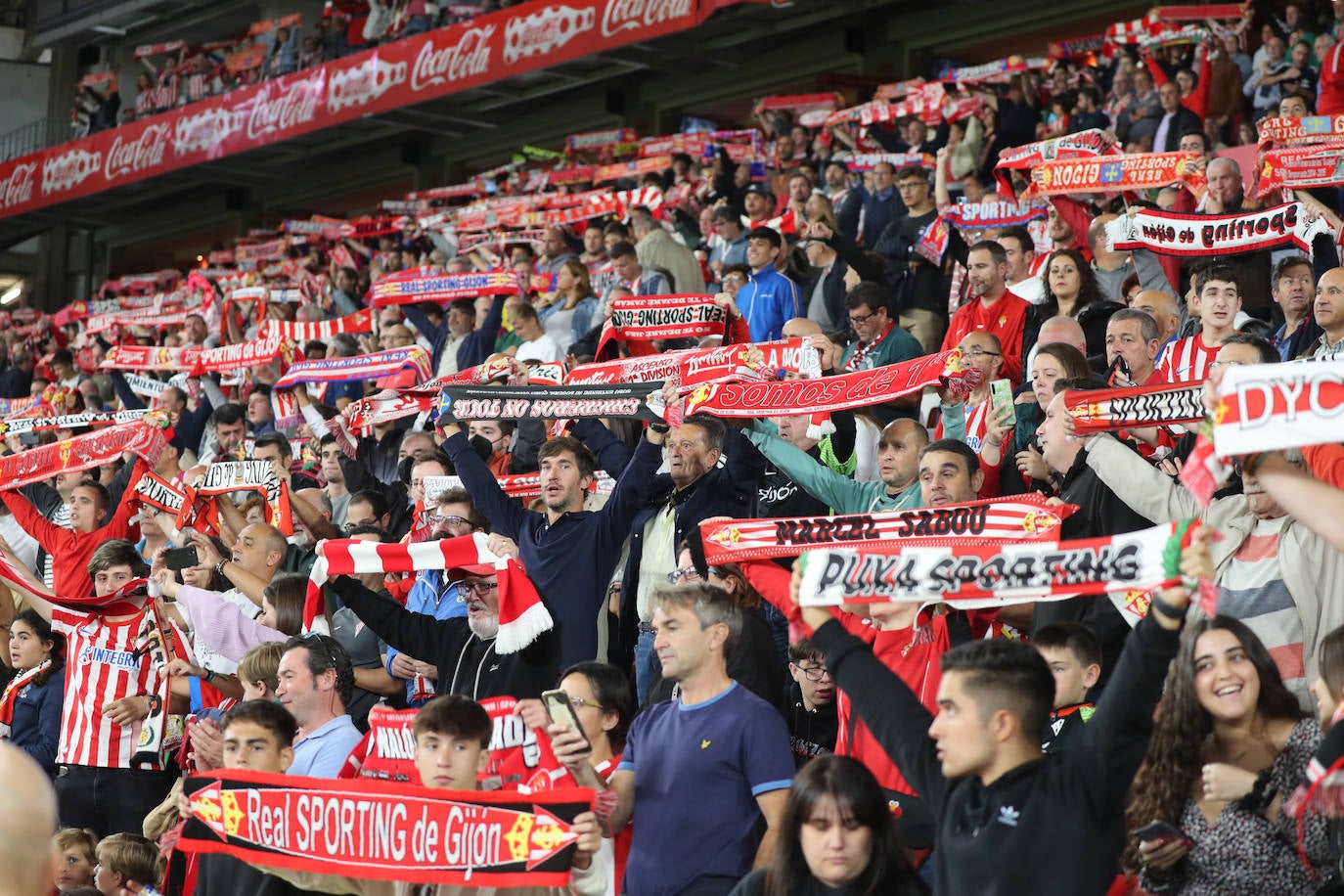 Fotos: ¿Estuviste en el Sporting - Ibiza? ¡Búscate!