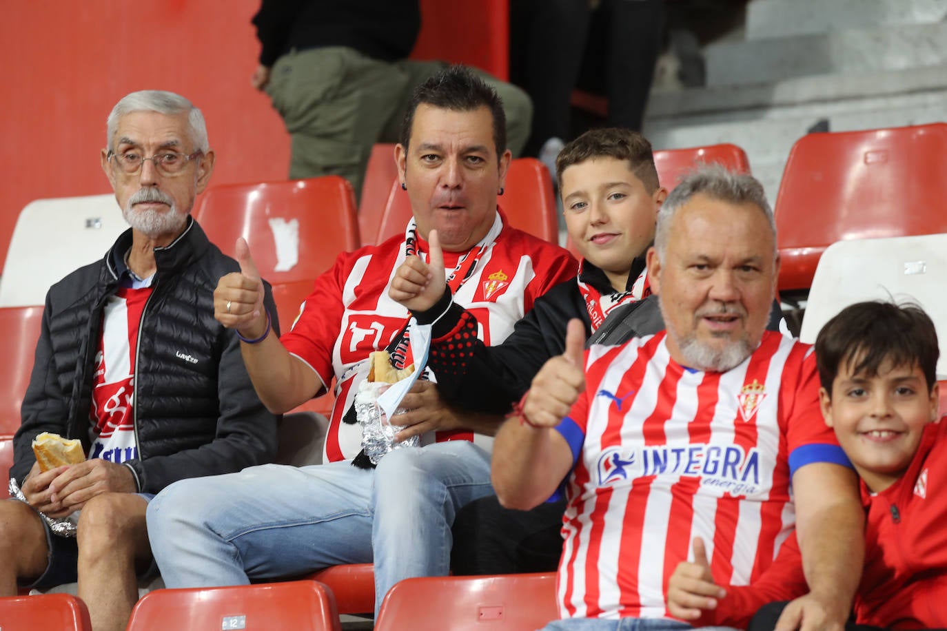 Fotos: ¿Estuviste en el Sporting - Ibiza? ¡Búscate!