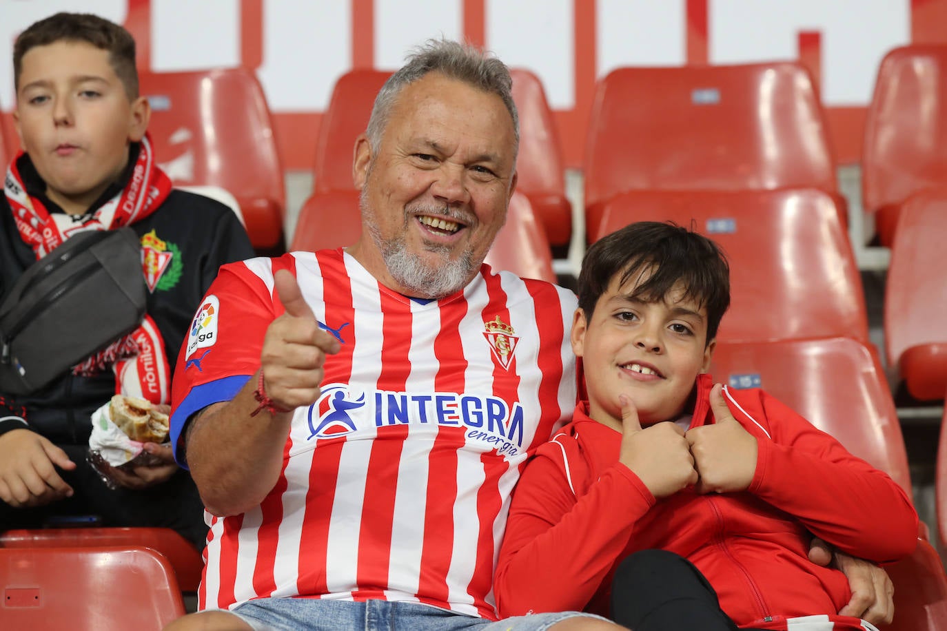 Fotos: ¿Estuviste en el Sporting - Ibiza? ¡Búscate!