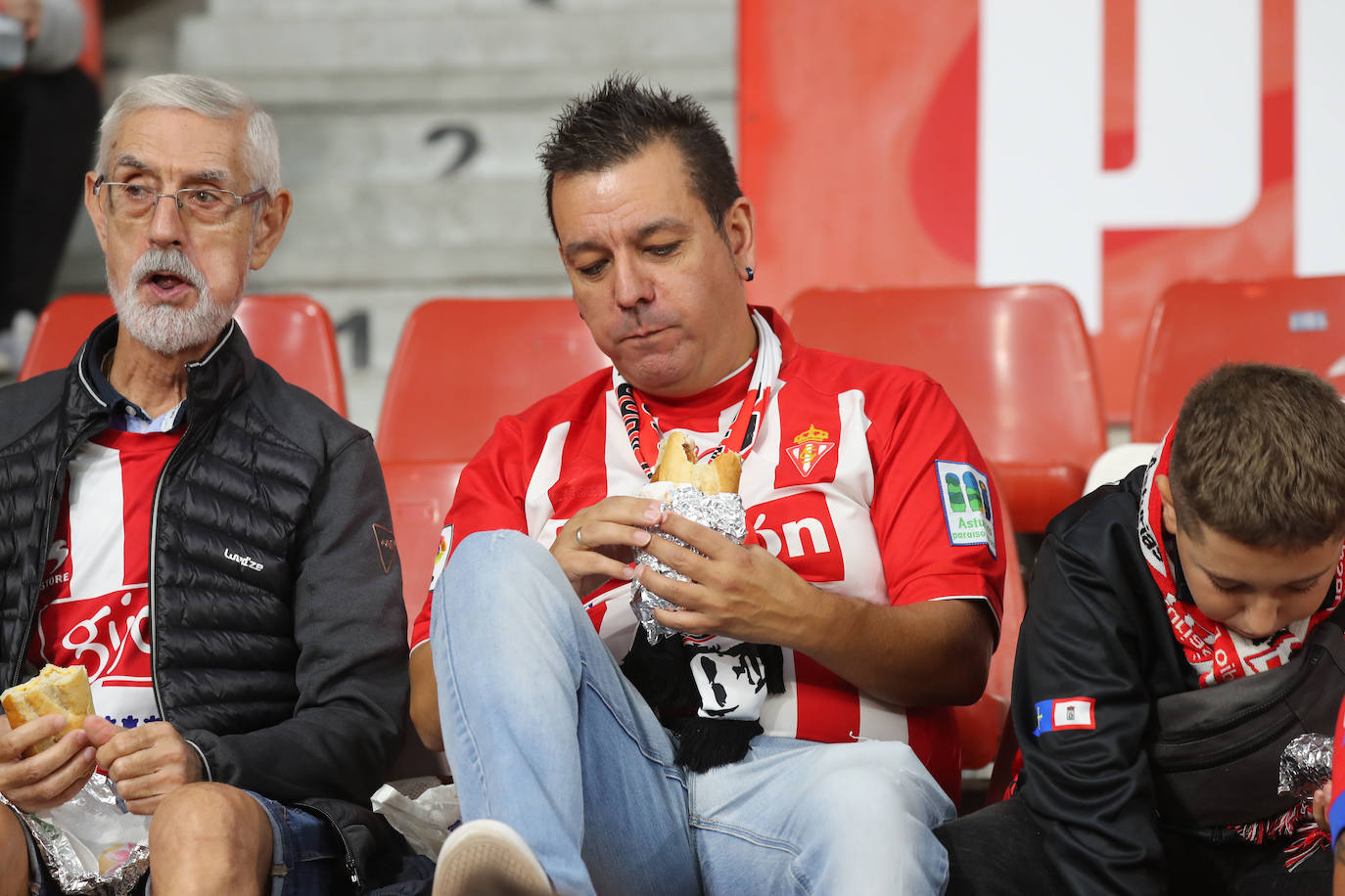 Fotos: ¿Estuviste en el Sporting - Ibiza? ¡Búscate!