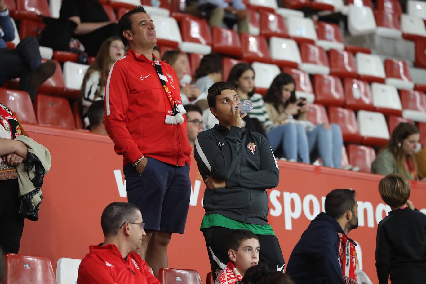 Fotos: ¿Estuviste en el Sporting - Ibiza? ¡Búscate!