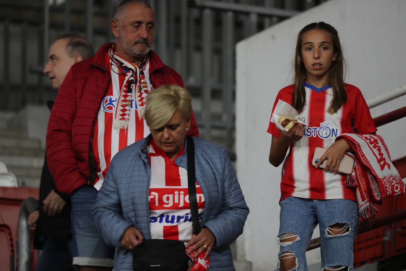 Fotos: ¿Estuviste en el Sporting - Ibiza? ¡Búscate!