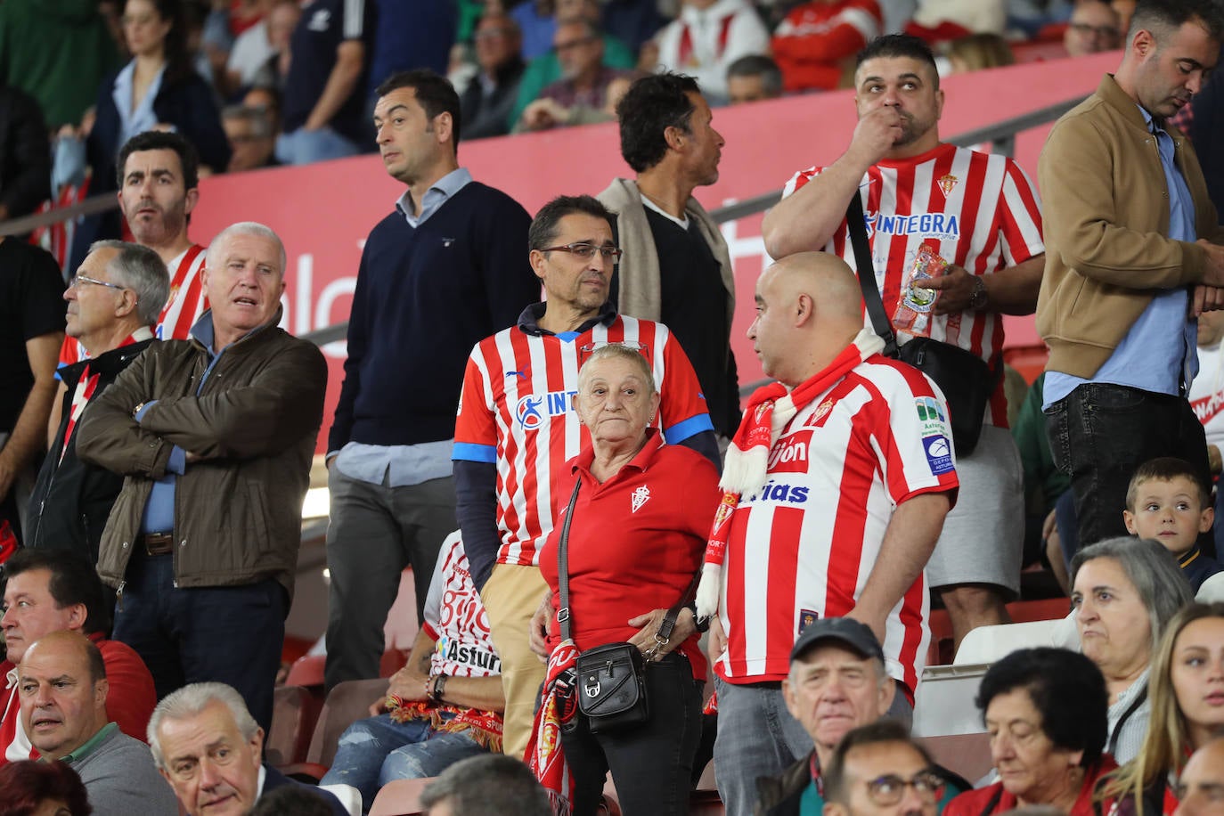 Fotos: ¿Estuviste en el Sporting - Ibiza? ¡Búscate!