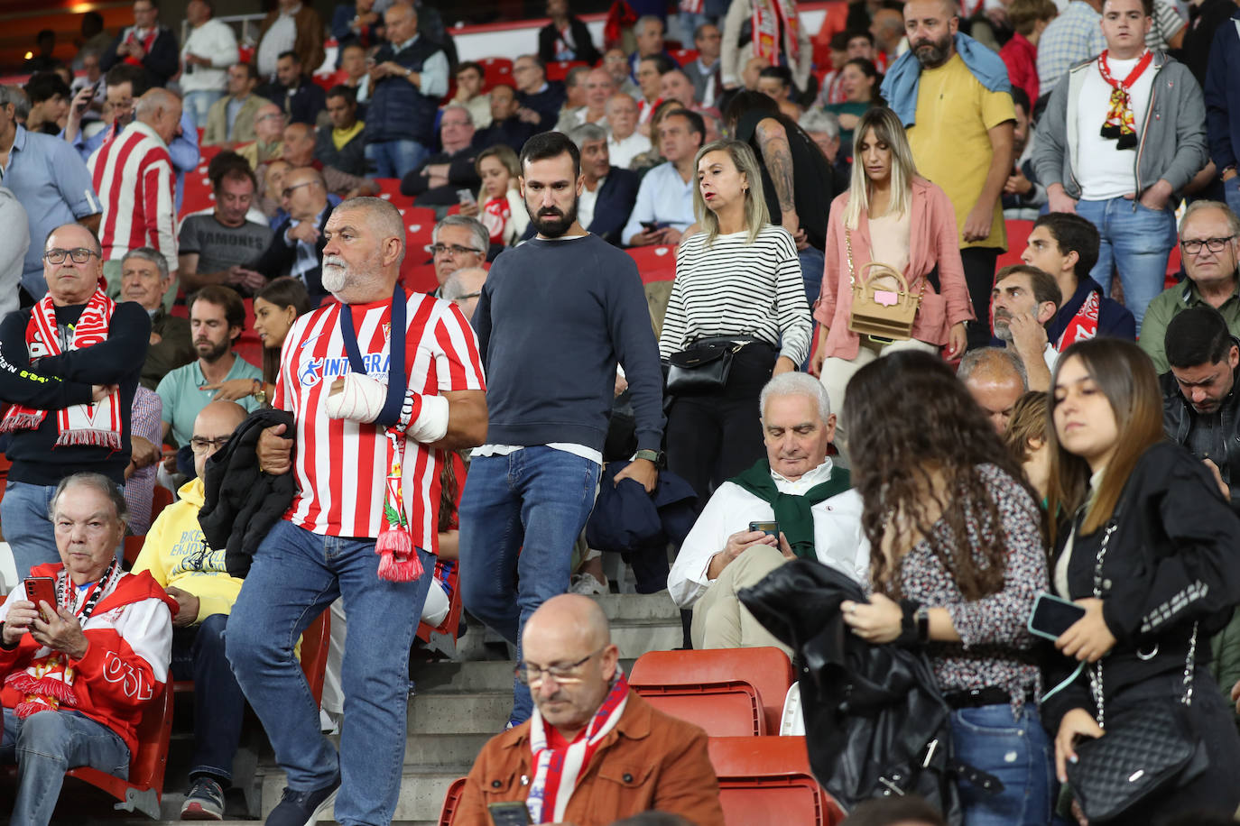 Fotos: ¿Estuviste en el Sporting - Ibiza? ¡Búscate!