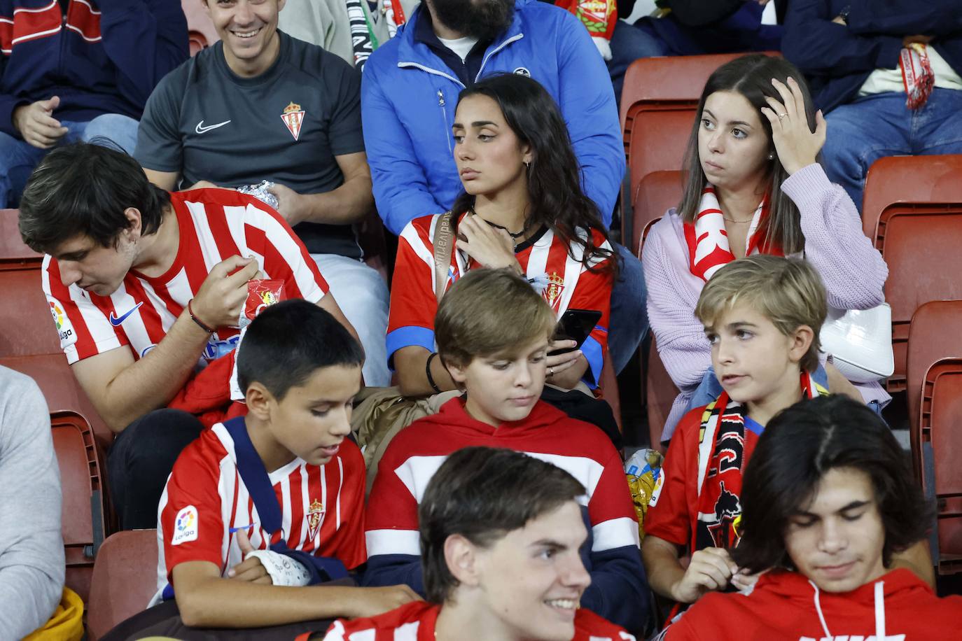 Fotos: ¿Estuviste en el Sporting - Ibiza? ¡Búscate!