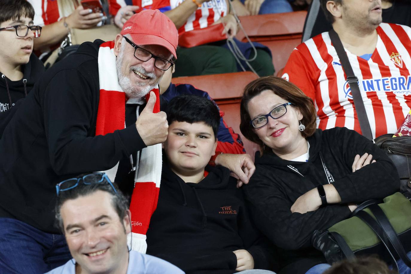 Fotos: ¿Estuviste en el Sporting - Ibiza? ¡Búscate!