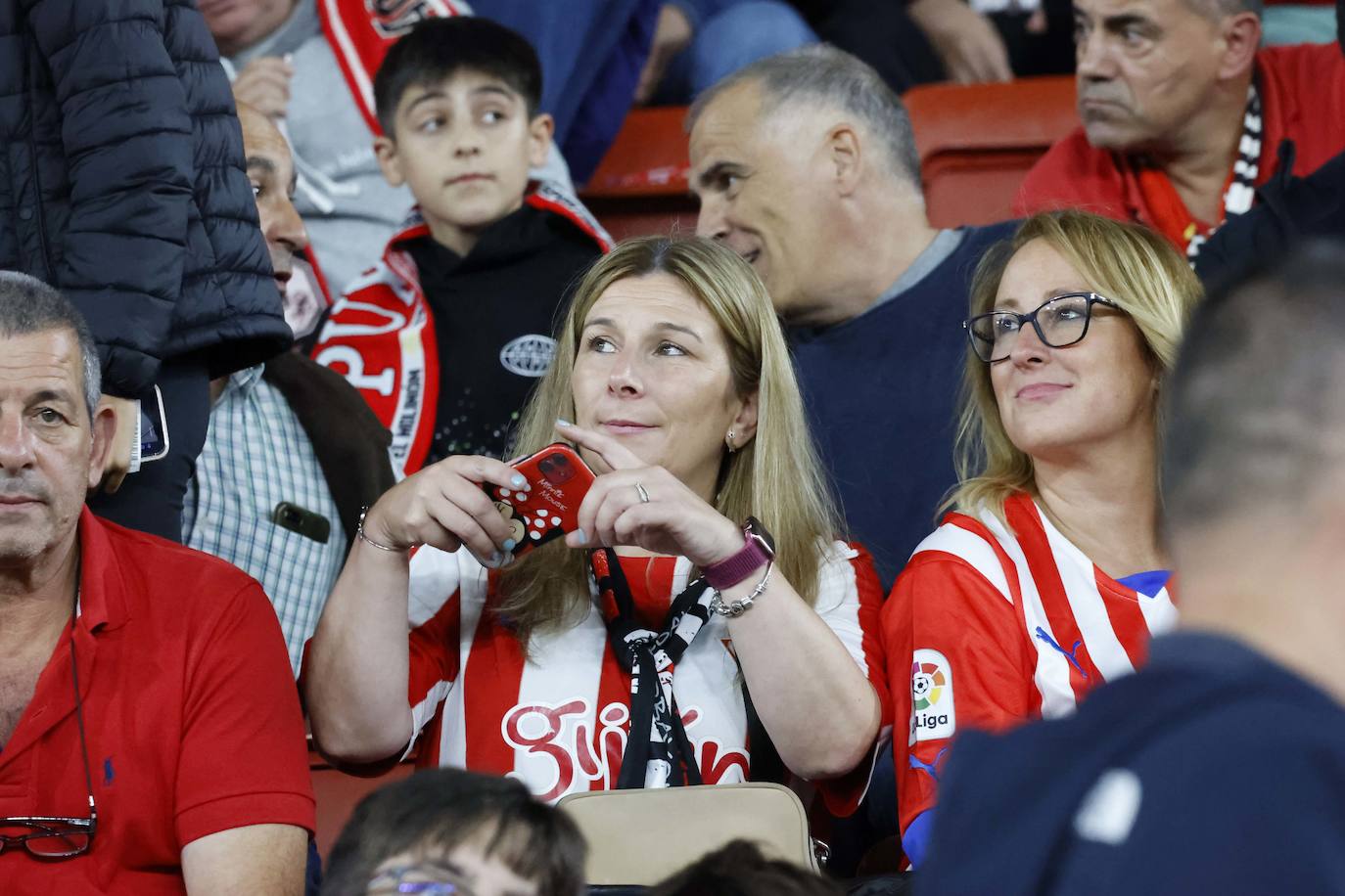 Fotos: ¿Estuviste en el Sporting - Ibiza? ¡Búscate!