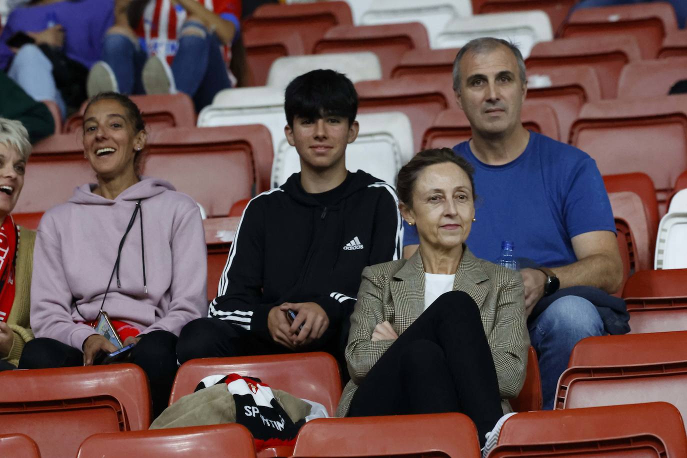 Fotos: ¿Estuviste en el Sporting - Ibiza? ¡Búscate!