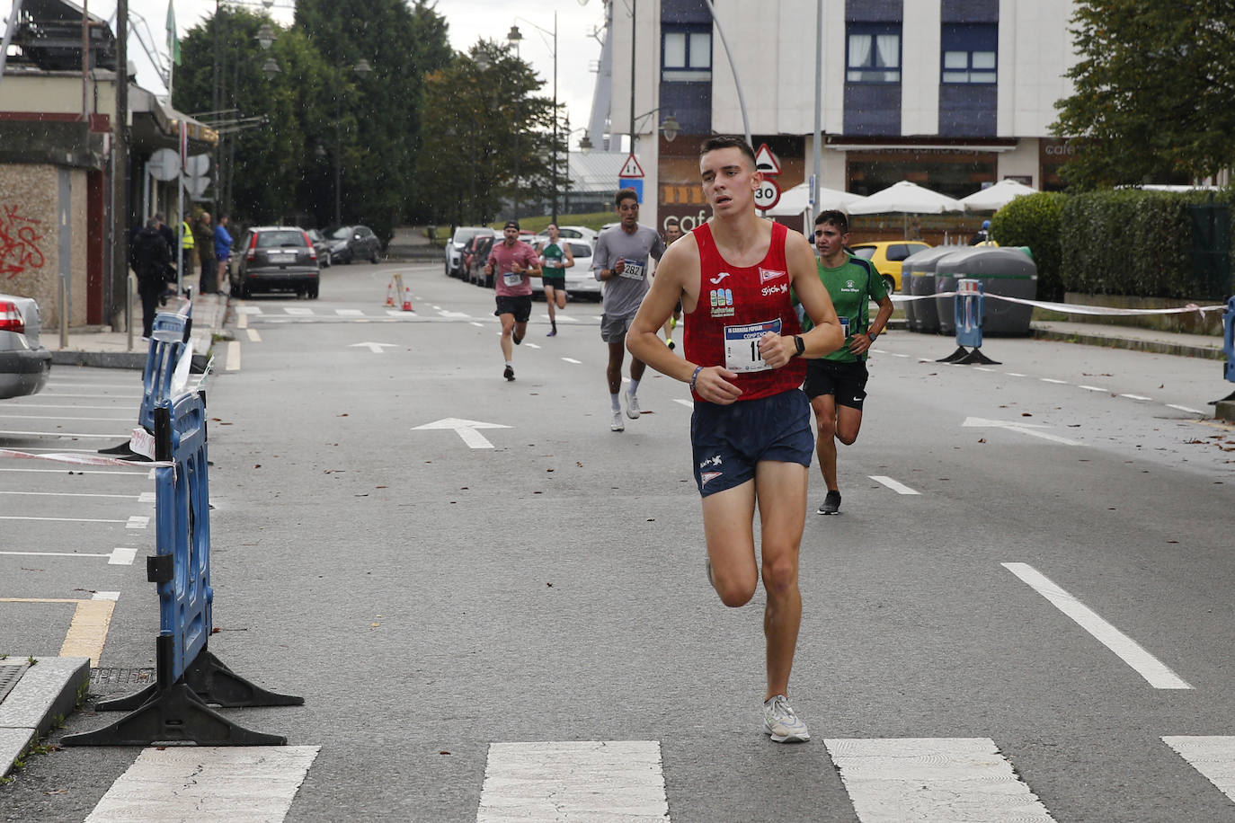 Fotos: Multitudinaria carrera popular del Grupo Covadonga y Santa Olaya