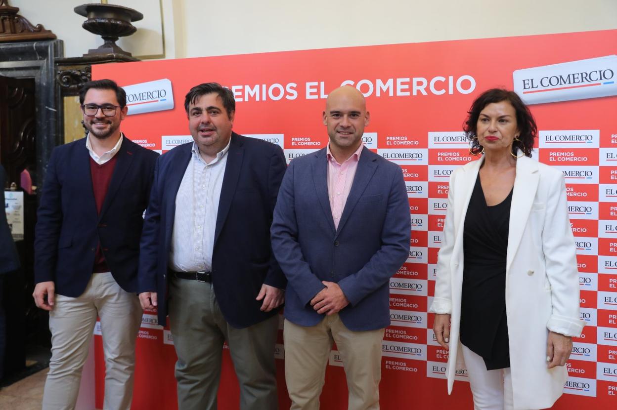 Jaime Fernández-Paíno, Pelayo Barcia, Jesús Martínez Salvador y Montserrat López Moro, en los Premios EL COMERCIO. 