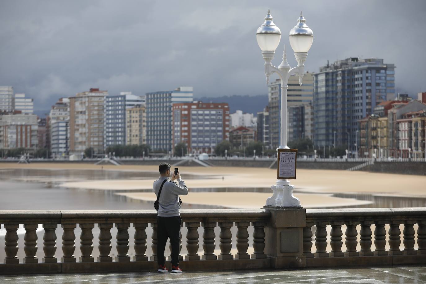 Fotos: Asturias bajo el paraguas