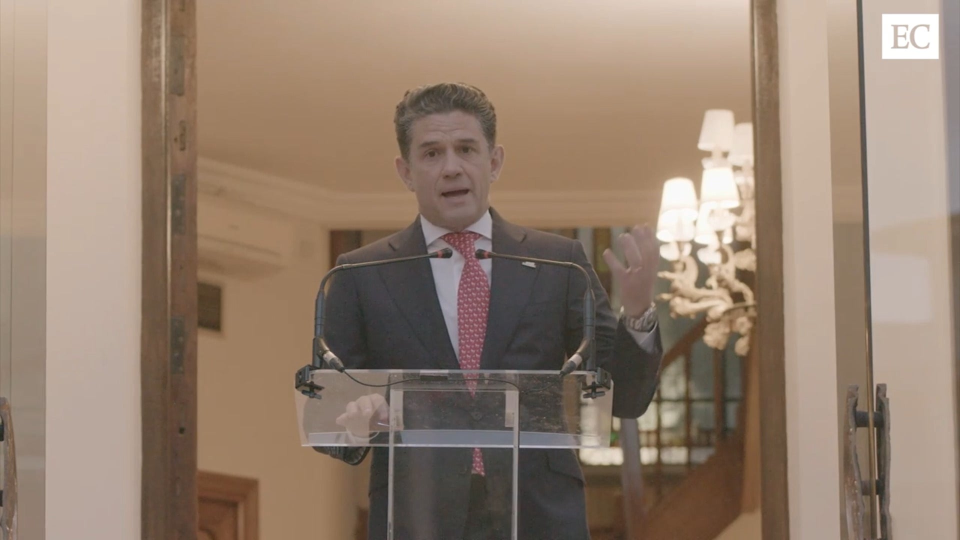 Alejandro Irarragorri durante la recepción que ofreció el embajador de