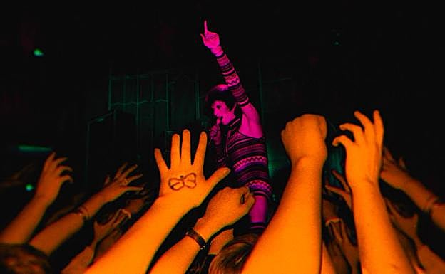 David Bowie, en pleno concierto.