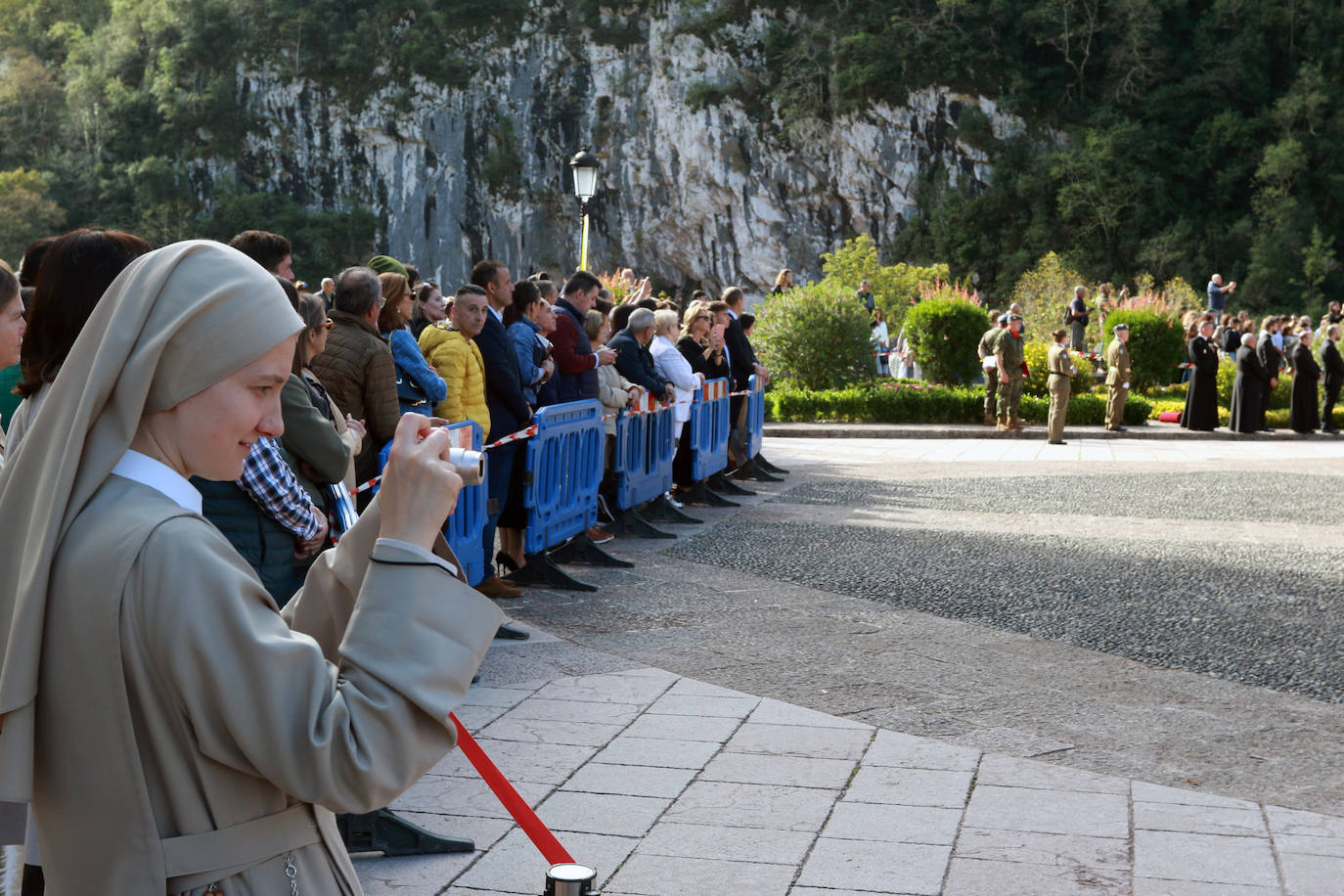 Fotos: Multitudinaria jura de bandera civil en Covadonga