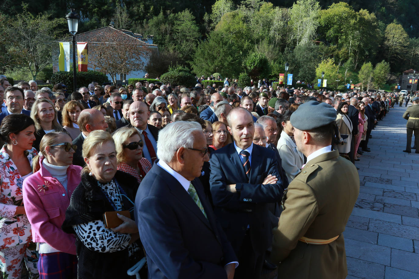 Fotos: Multitudinaria jura de bandera civil en Covadonga