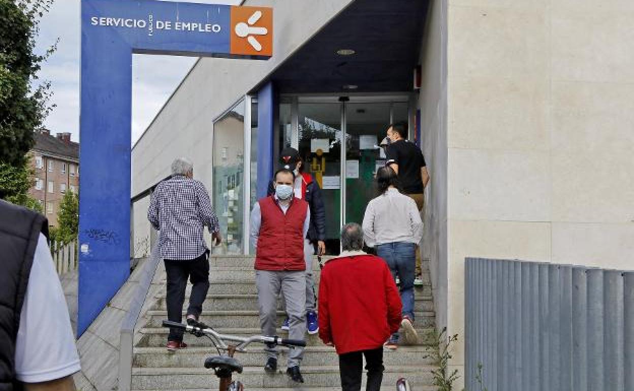 Oficina del Servicio Público de Empleo en Gijón.