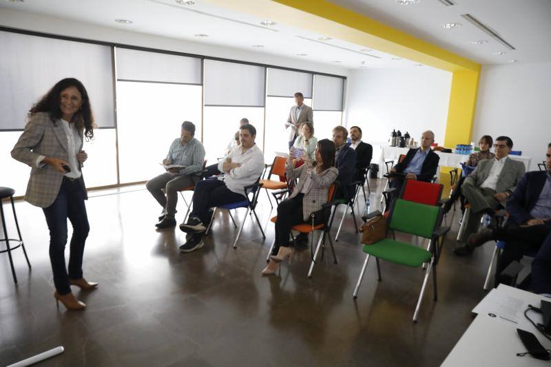 Reunión de la mesa de defensa durante 'Asturias Software Boutique'.