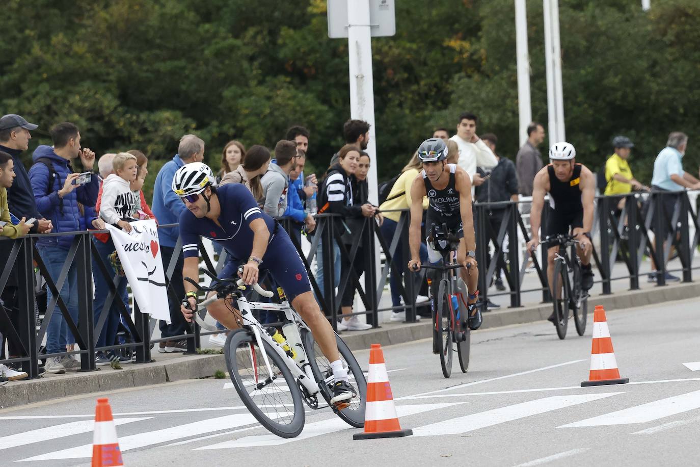 Fotos: Medio millar de participantes en el II Triatlón Ciudad de Gijón