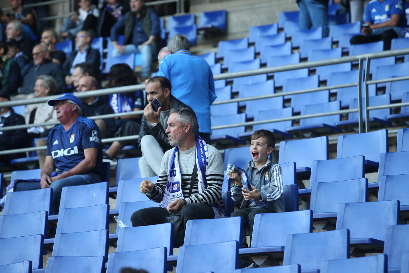 Fotos: ¿Estuviste en el Real Oviedo - Huesca en el Carlos Tartiere?¡Búscate!