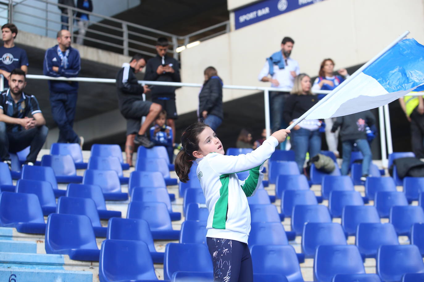 Fotos: ¿Estuviste en el Real Oviedo - Huesca en el Carlos Tartiere?¡Búscate!