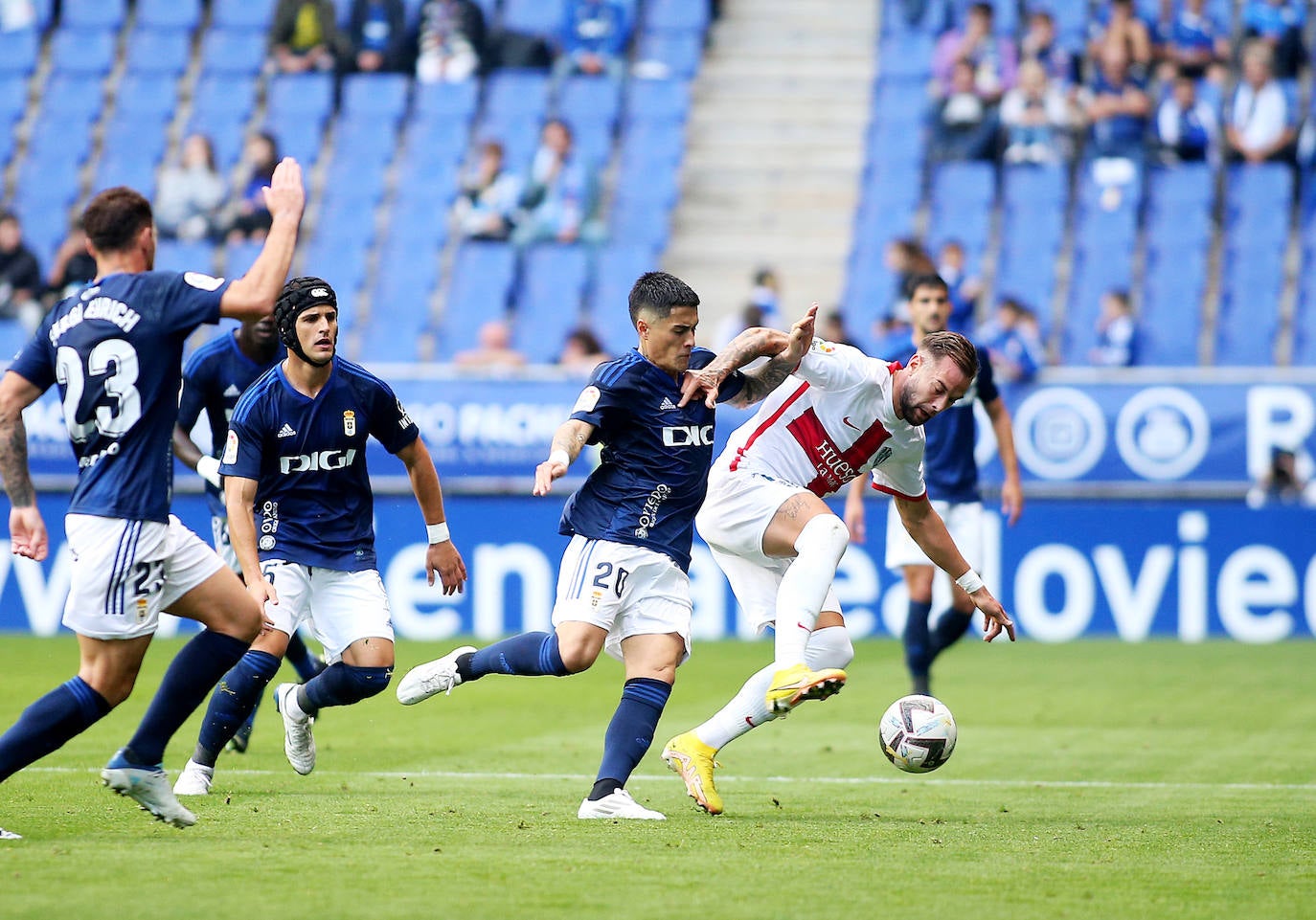 Fotos: Las mejores jugadas del Real Oviedo 0-1 Huesca