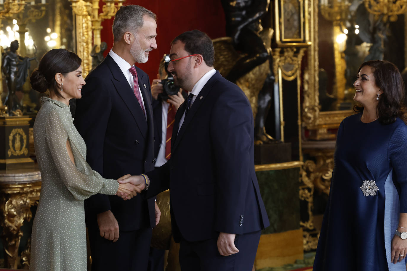 Fotos: Así ha sido la recepción a las autoridades en el Palacio Real