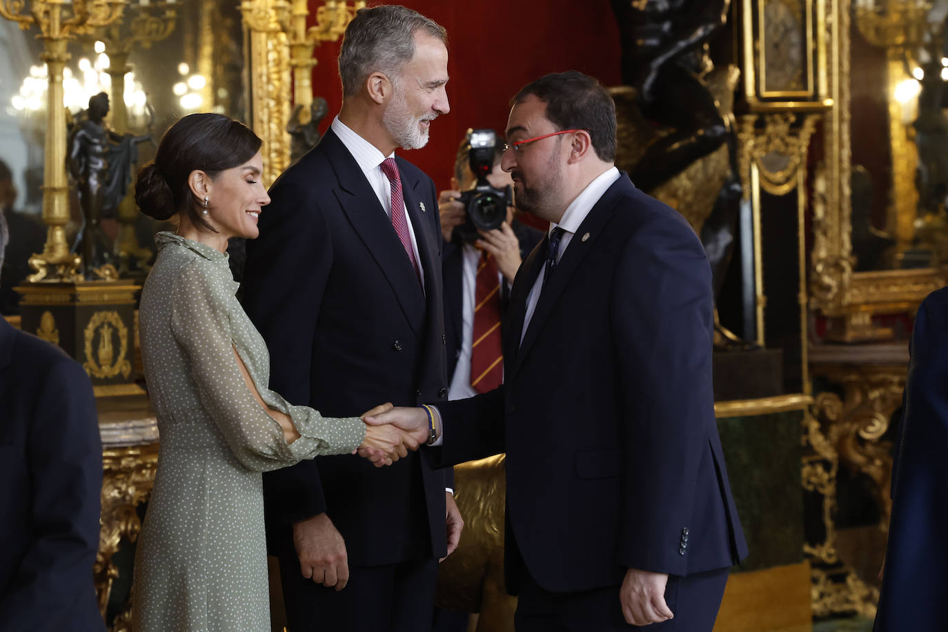 Fotos: Así ha sido la recepción a las autoridades en el Palacio Real