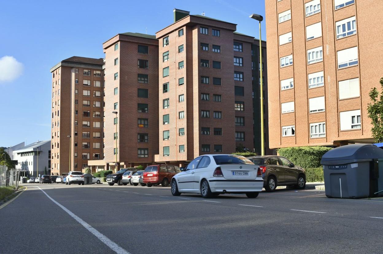 La calle del Fuero de Avilés es, junto a la avenida de Cervantes, la que más infracciones suma del nuevo límite de velocidad máxima de vehículos a 30 kilómetros por hora. 