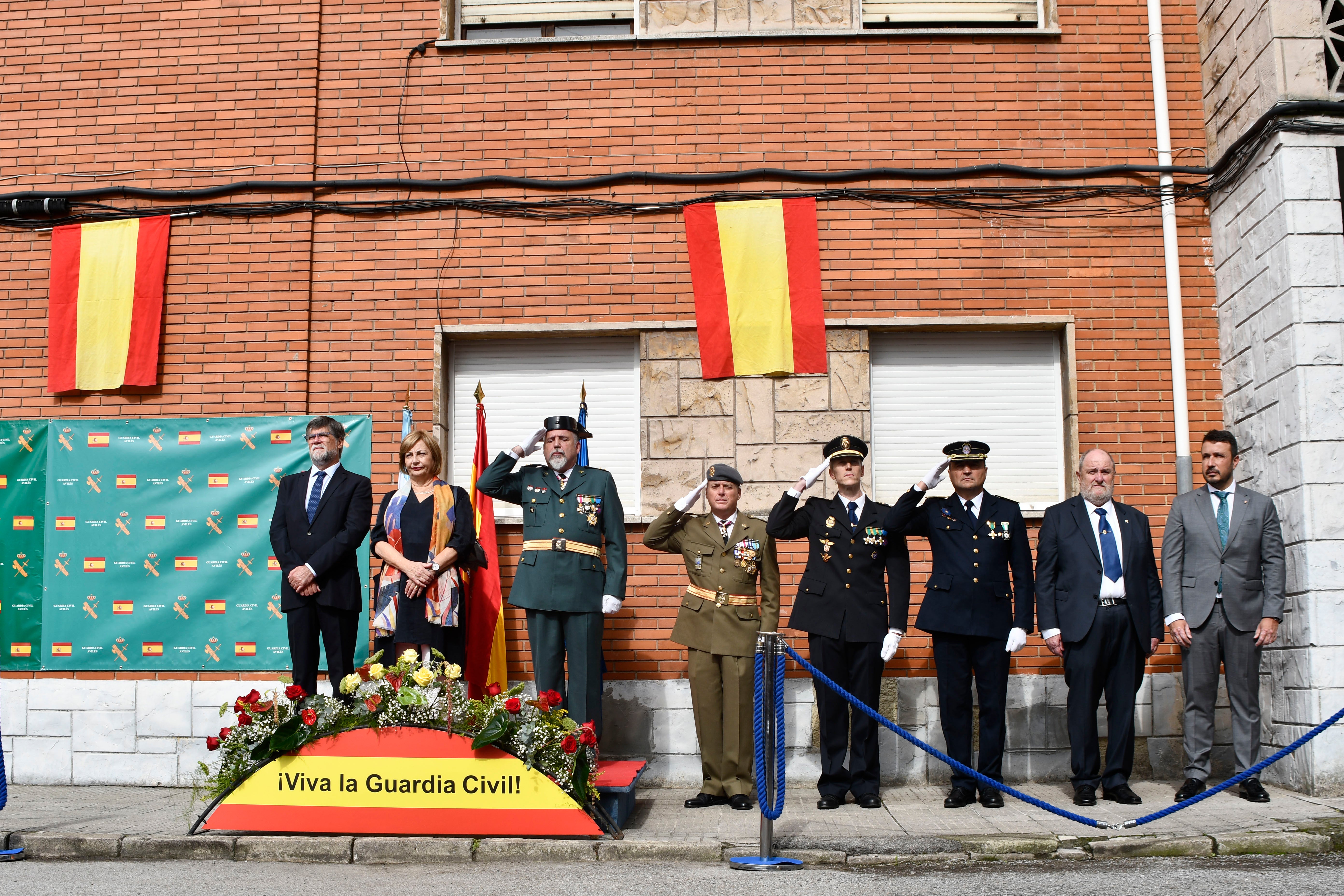 Fotos: La Guardia Civil festeja el Pilar en Bustiello