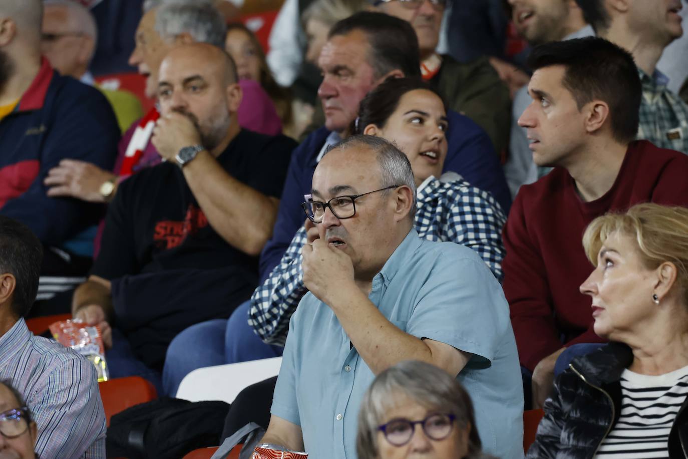 Fotos: ¿Estuviste en el Sporting - Eibar? ¡Búscate!