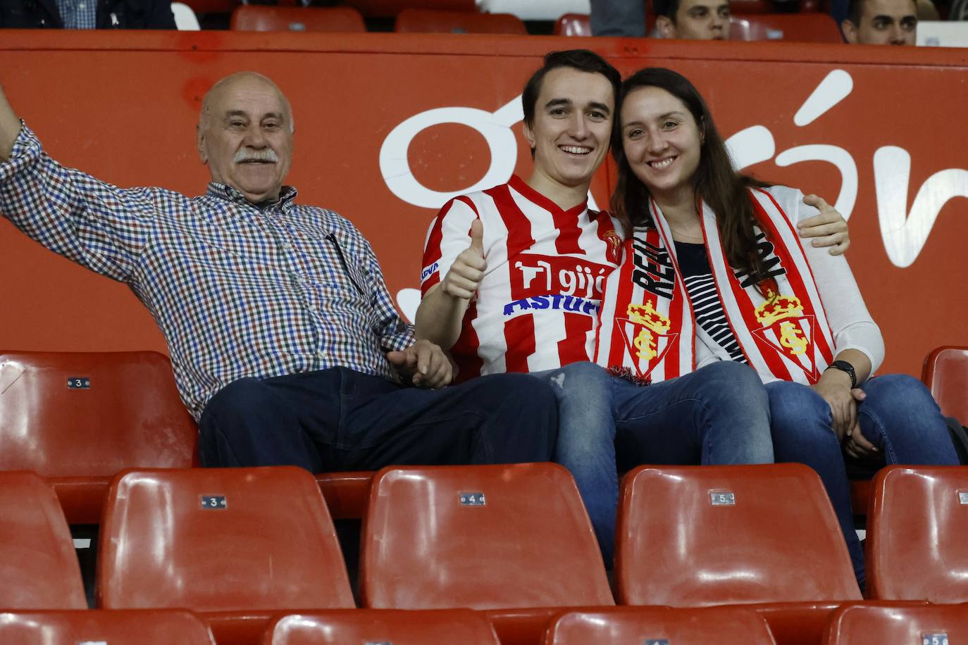 Fotos: ¿Estuviste en el Sporting - Eibar? ¡Búscate!