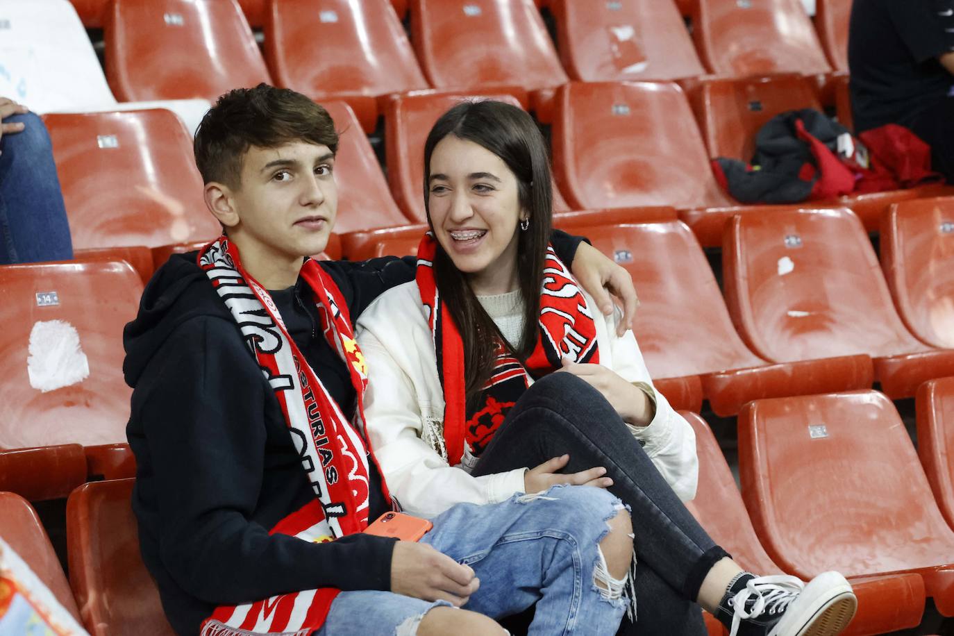 Fotos: ¿Estuviste en el Sporting - Eibar? ¡Búscate!