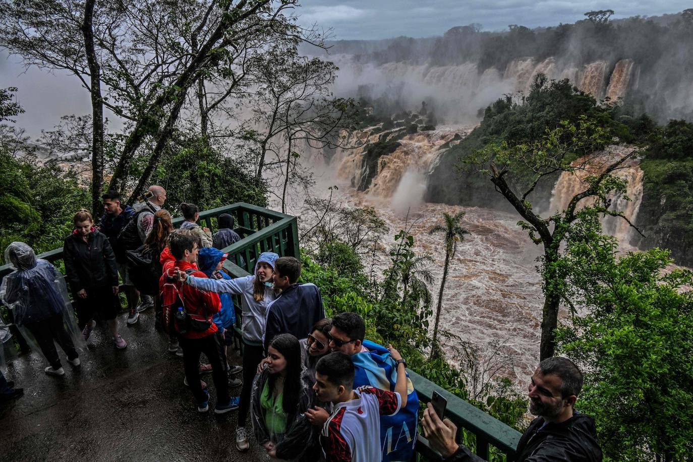 Fotos: El agua de las cataratas de Iguazú multiplica su caudal por diez