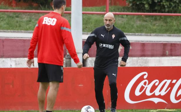 Abelardo, en el entrenamiento de este jueves. 