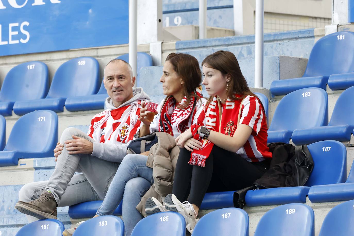 Fotos: ¿Estuviste en el Alavés - Sporting? ¡Búscate!