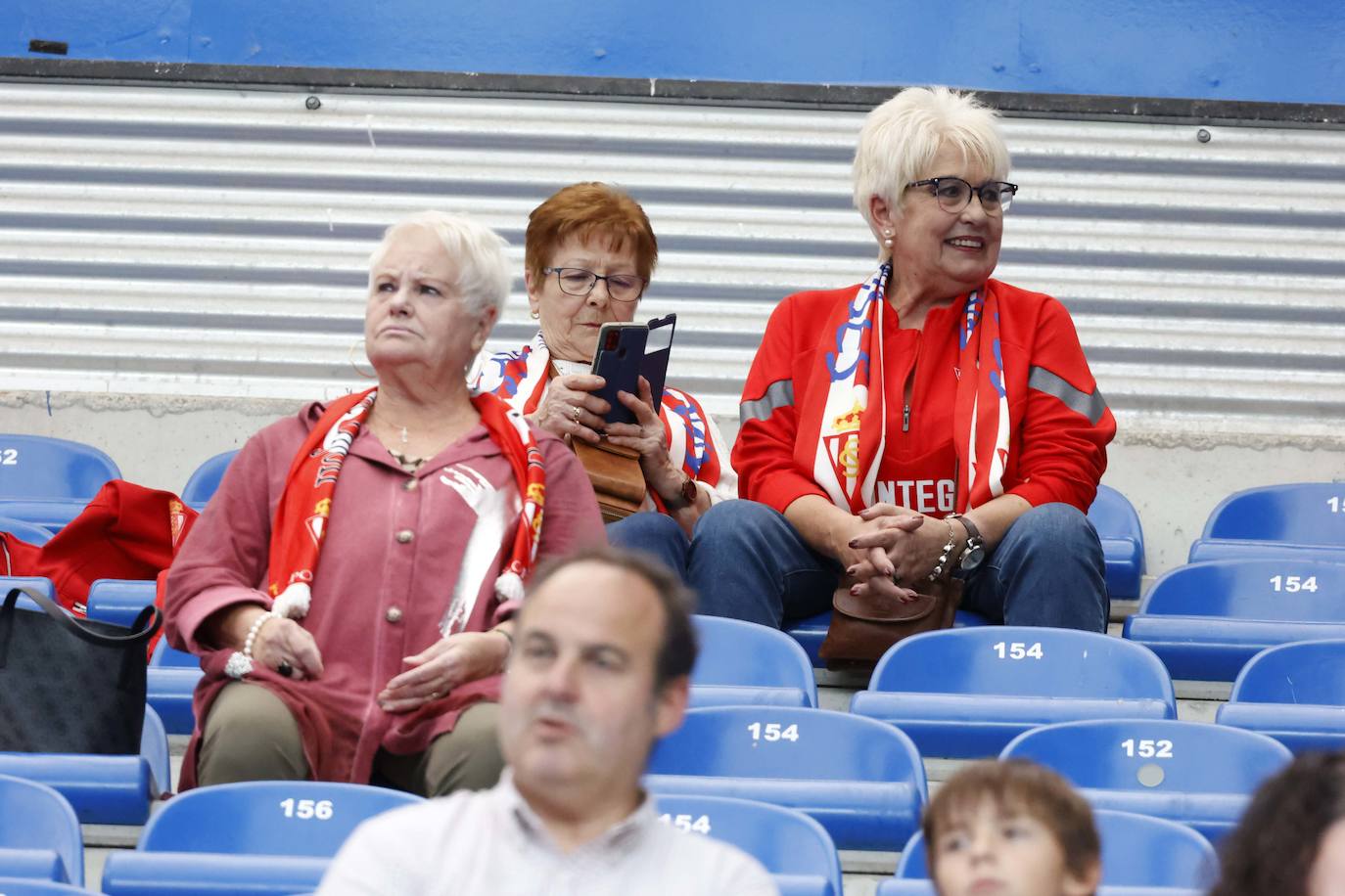 Fotos: ¿Estuviste en el Alavés - Sporting? ¡Búscate!