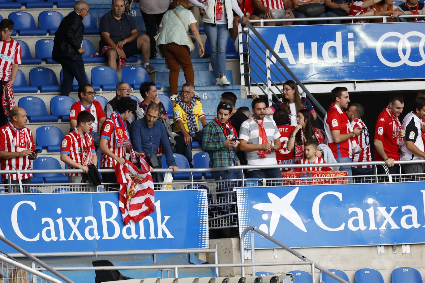 Fotos: ¿Estuviste en el Alavés - Sporting? ¡Búscate!