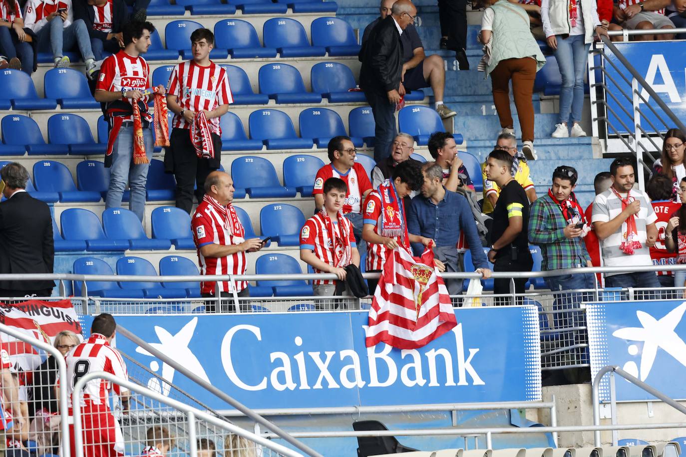 Fotos: ¿Estuviste en el Alavés - Sporting? ¡Búscate!